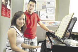 上海女子赴新加坡學鋼琴：以音樂融入獅城生活（圖）