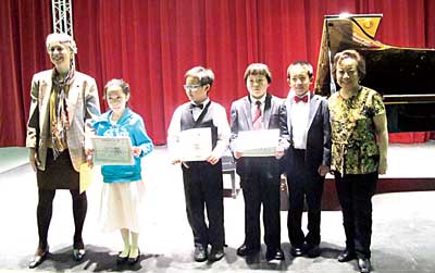 傳承中國文化紐約20名亞裔青年鋼琴演奏中國曲目
